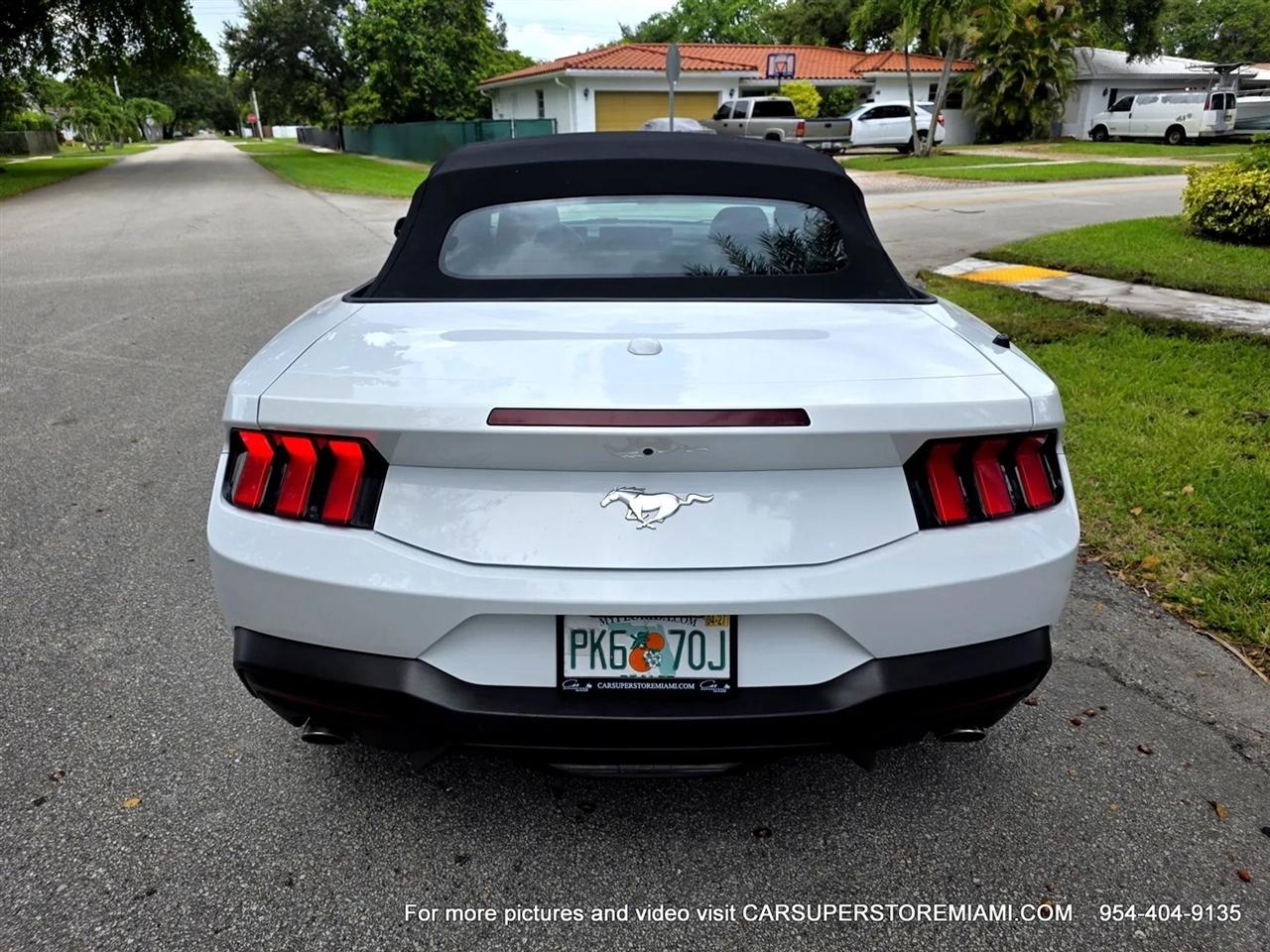 Ford Mustang  2024
