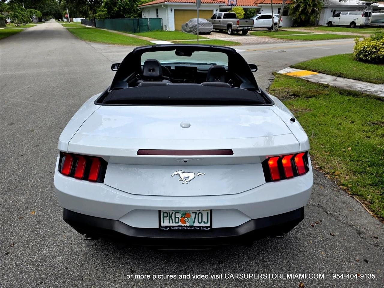 Ford Mustang  2024