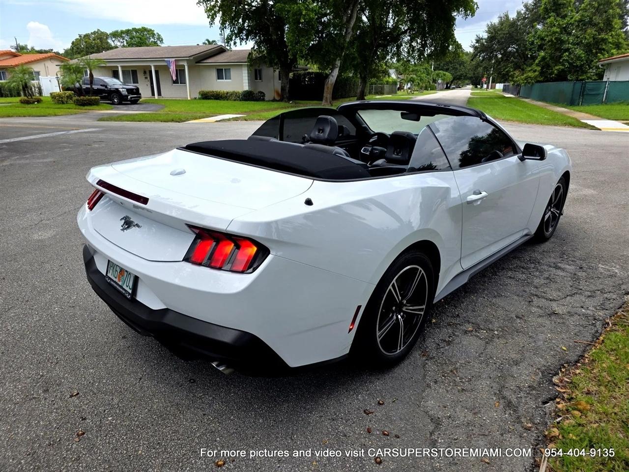 Ford Mustang  2024