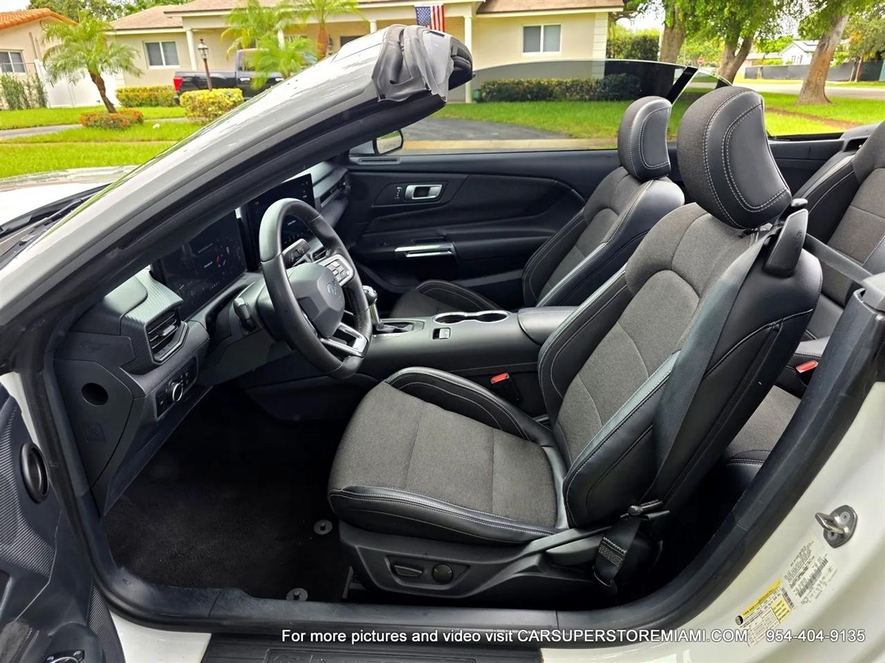 Ford Mustang  2024