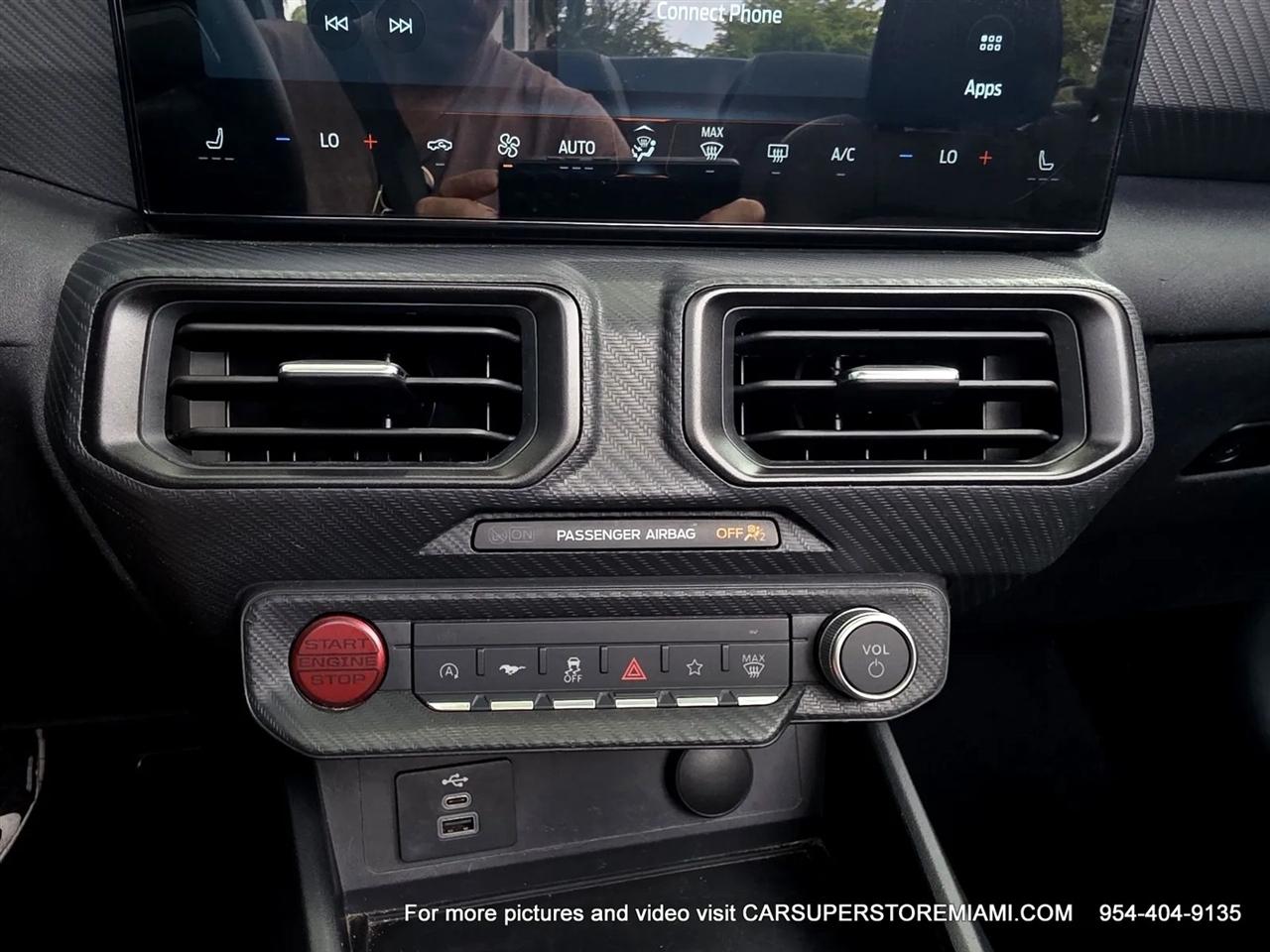 Ford Mustang  2024