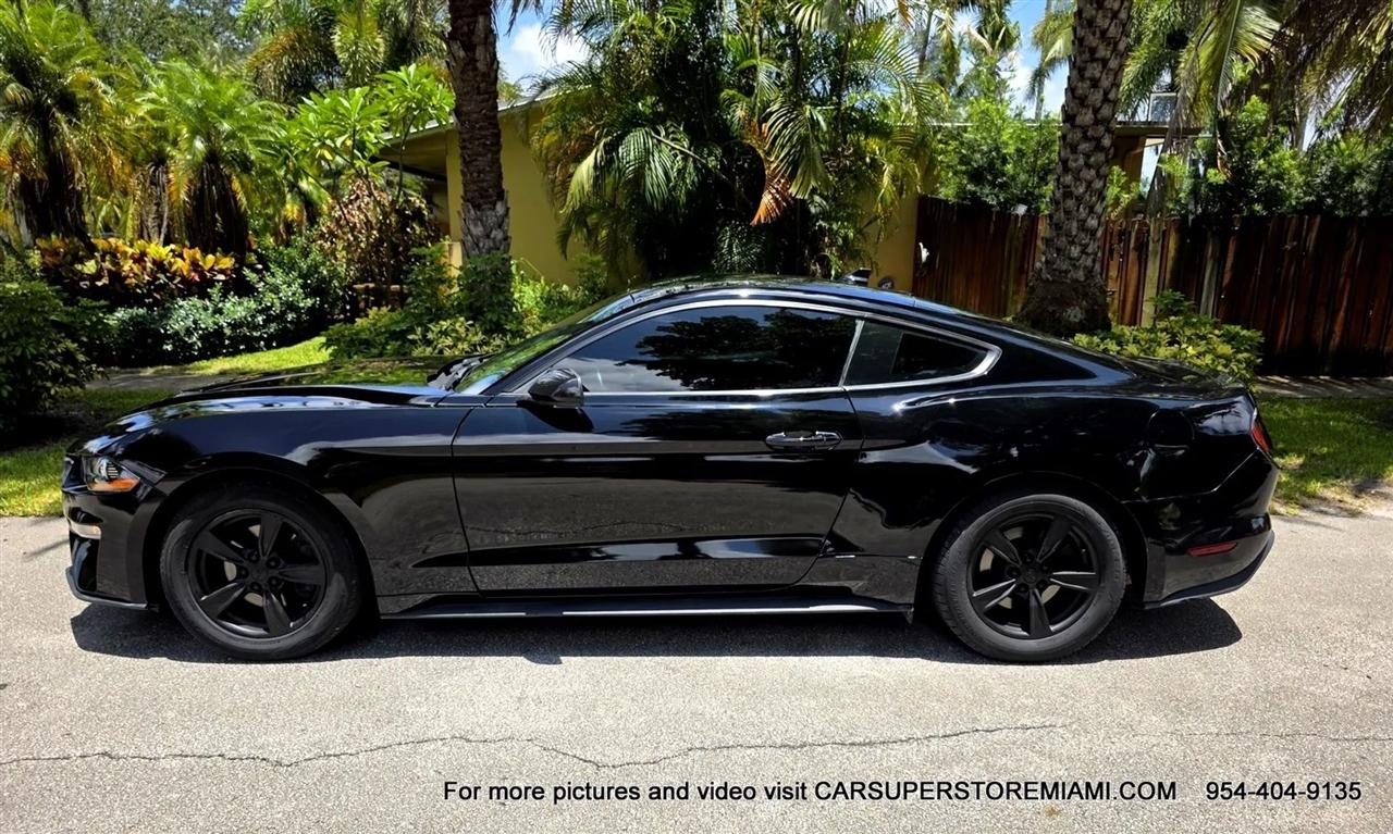 Ford Mustang  2021