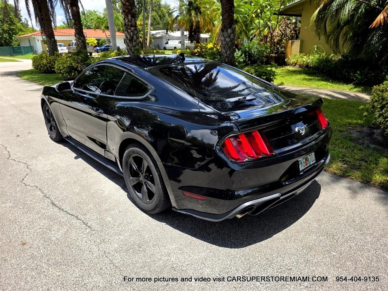 Ford Mustang  2021