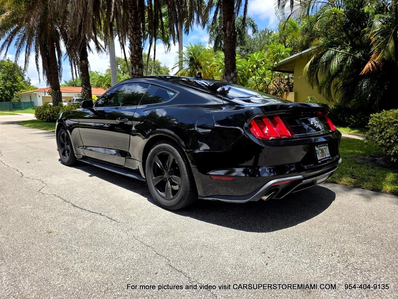 Ford Mustang  2021