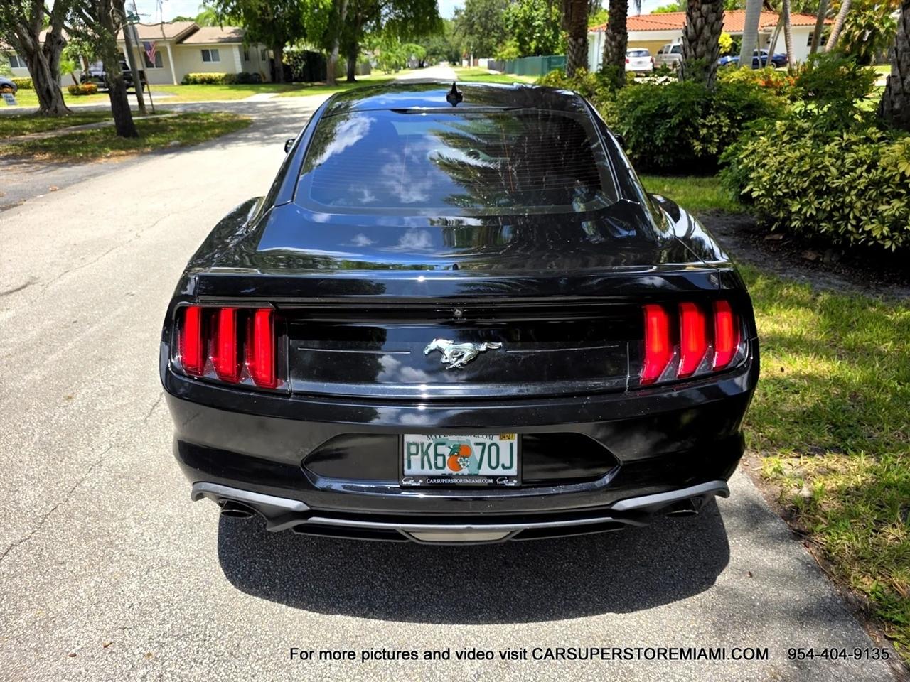 Ford Mustang  2021