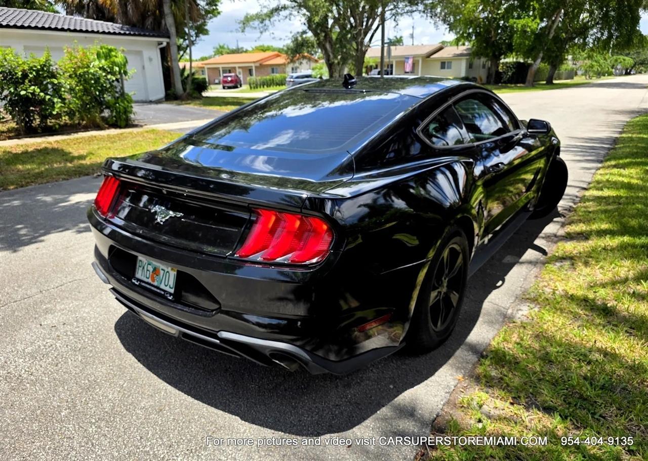 Ford Mustang  2021