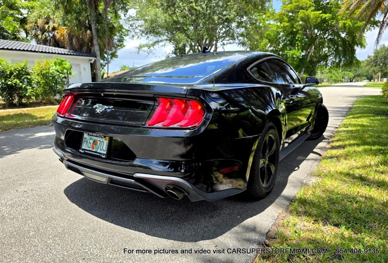 Ford Mustang  2021