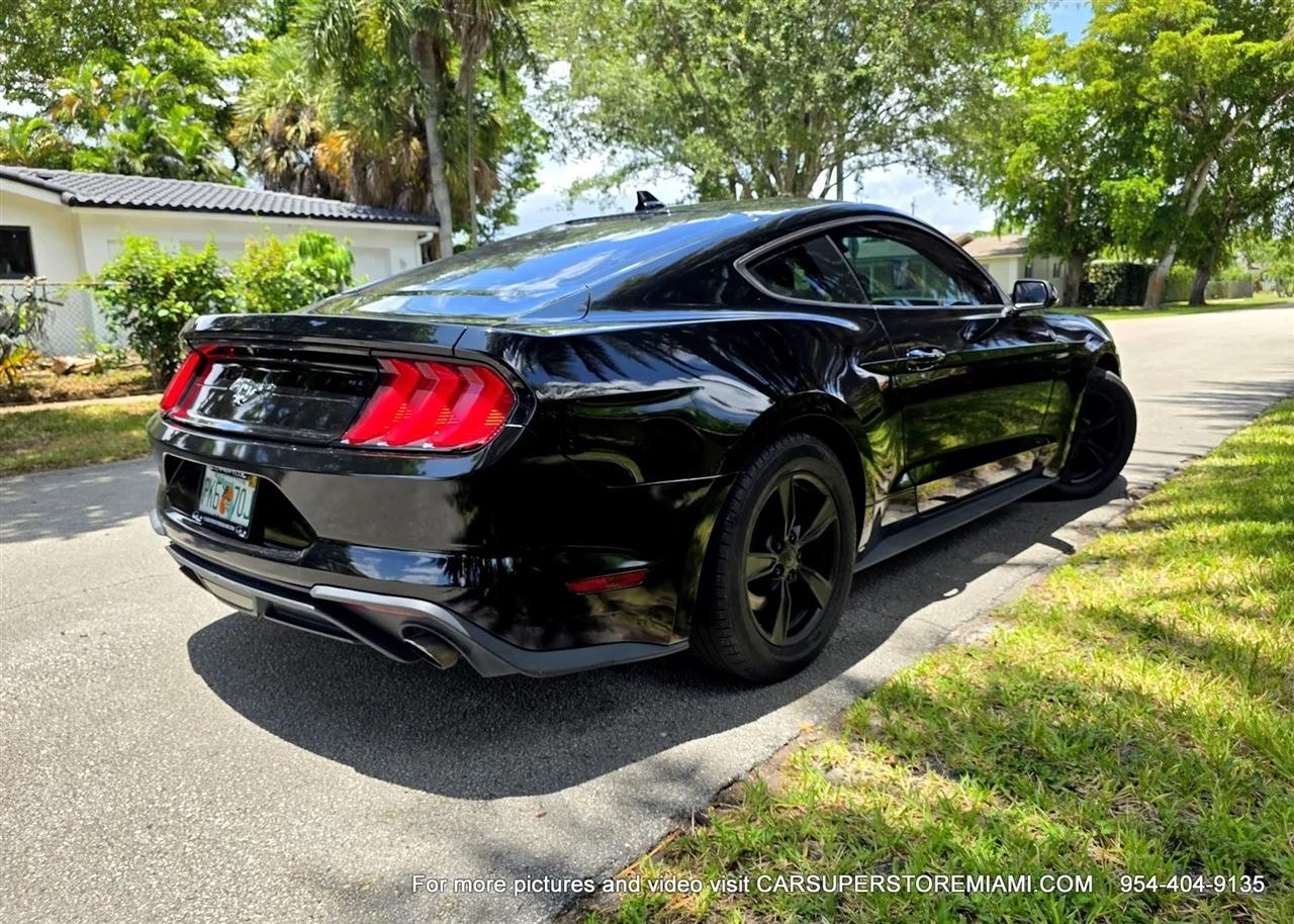 Ford Mustang  2021