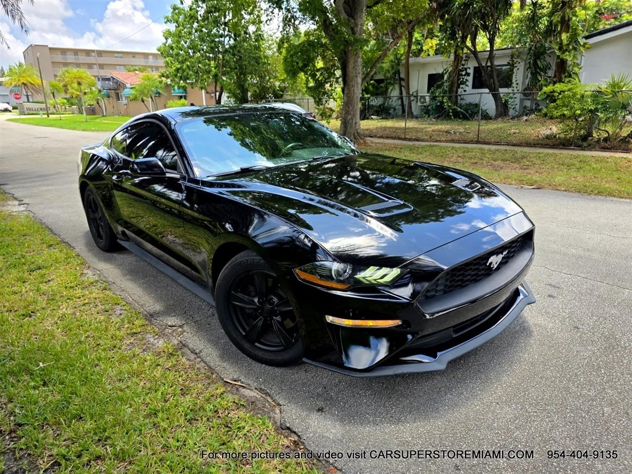 Ford Mustang  2021