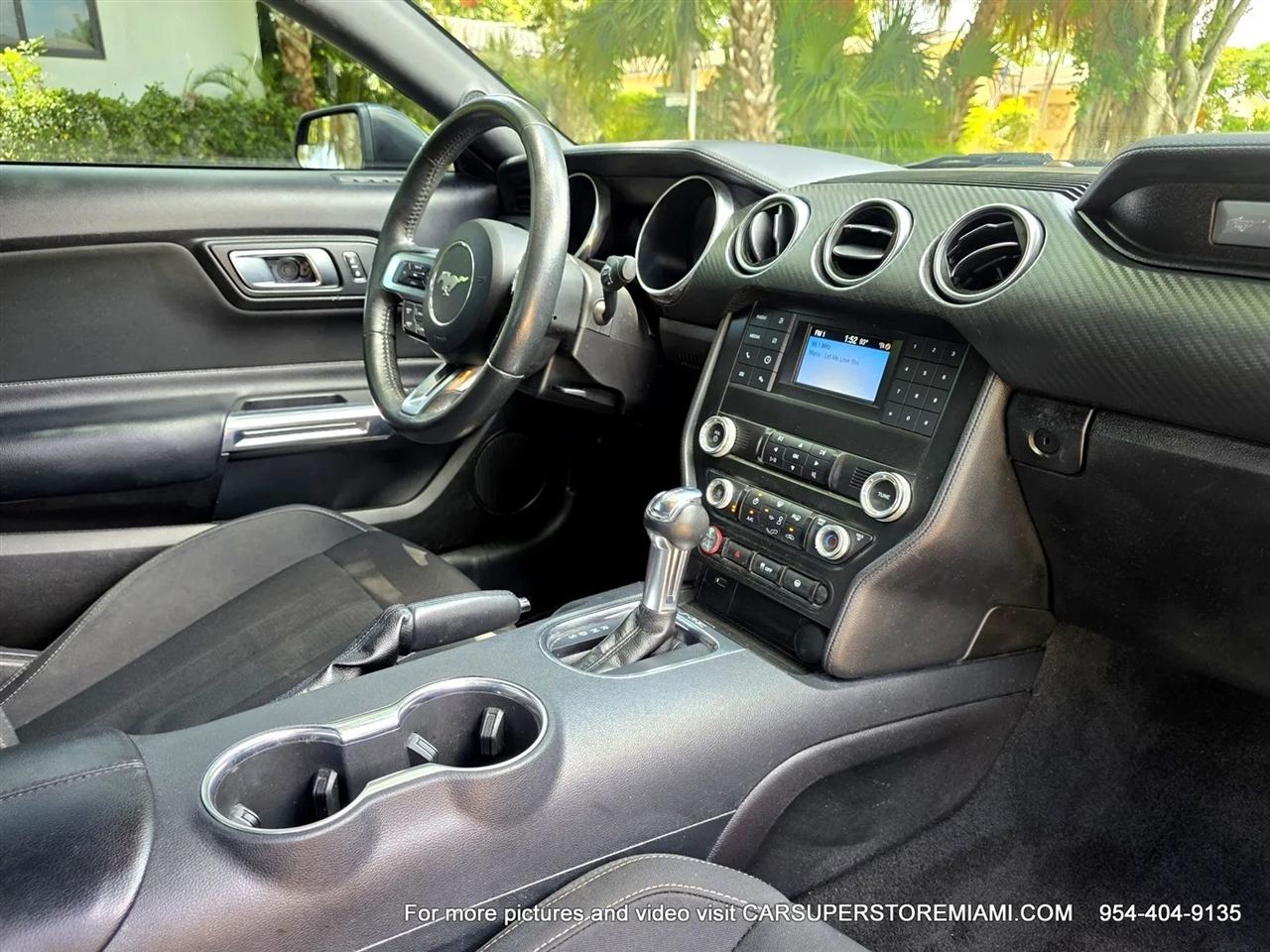 Ford Mustang  2021