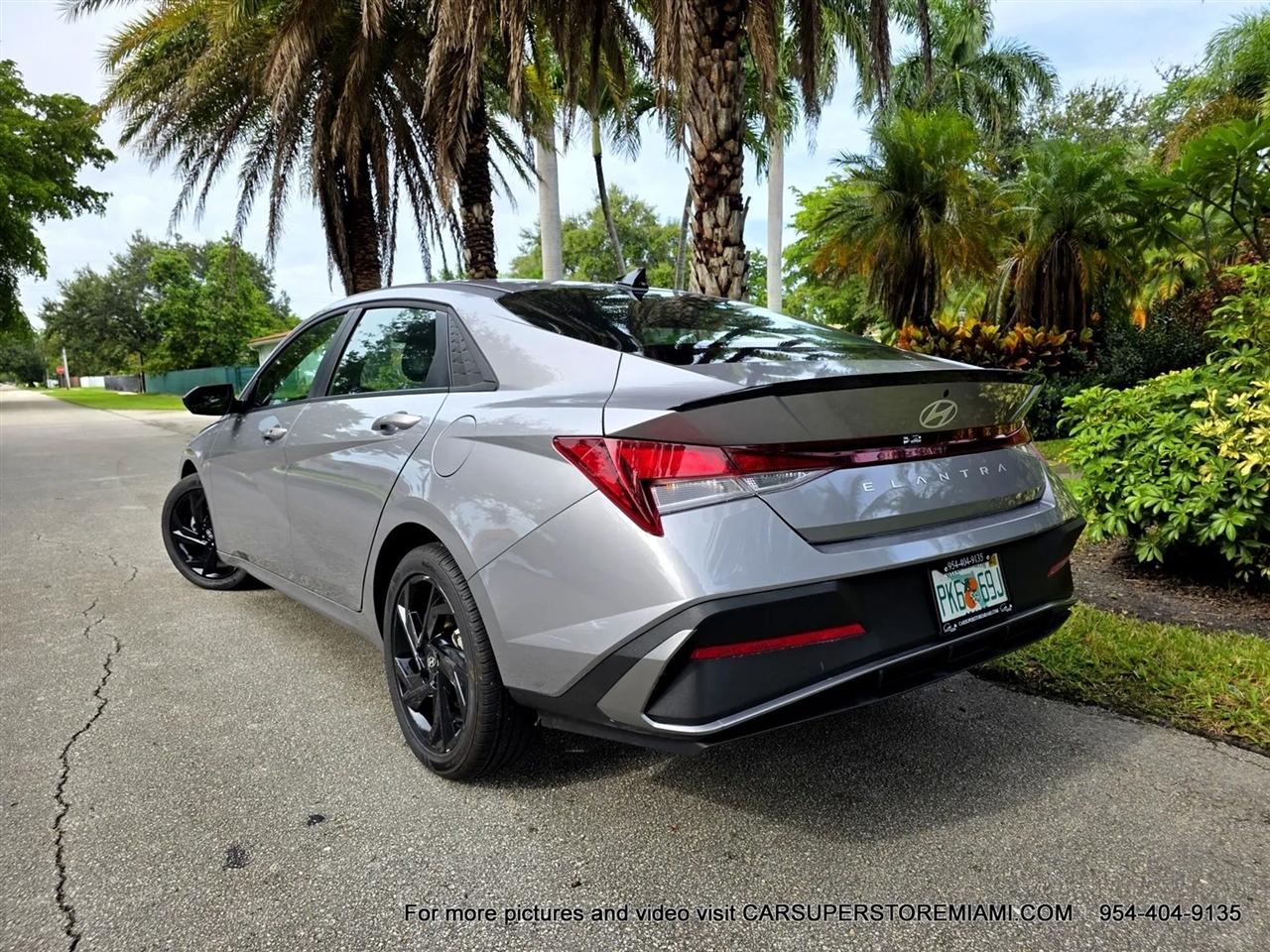 Hyundai Elantra  2026