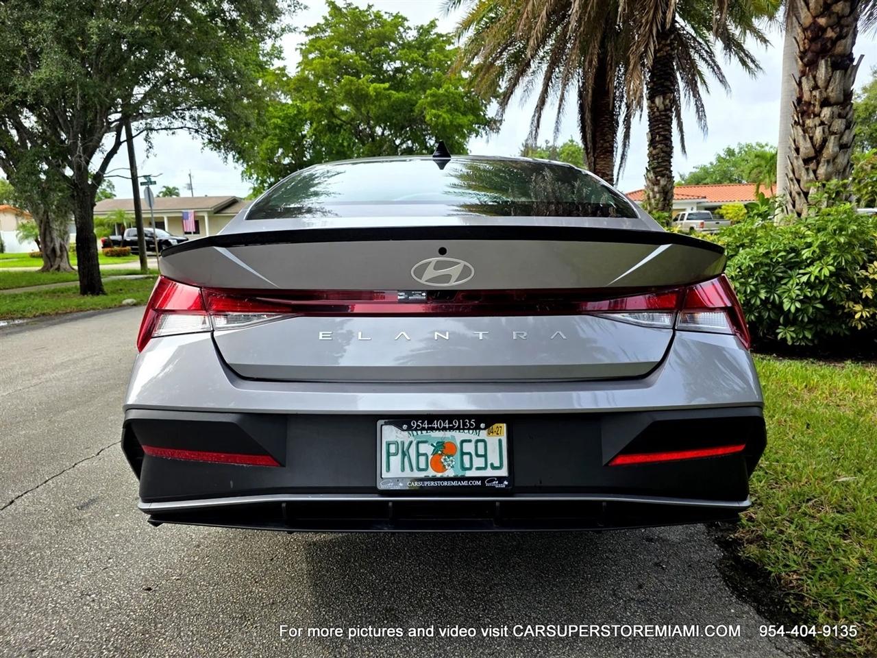 Hyundai Elantra  2026