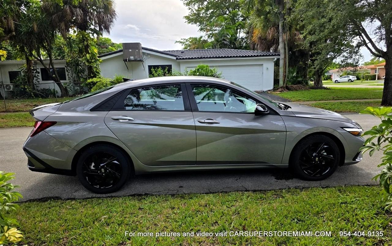 Hyundai Elantra  2026