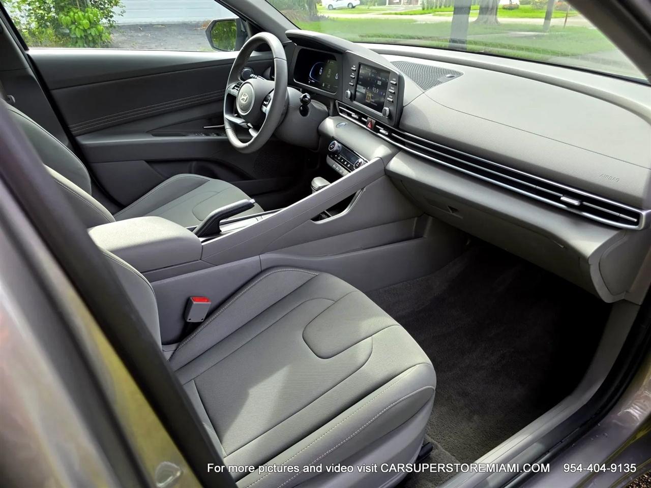 Hyundai Elantra  2026