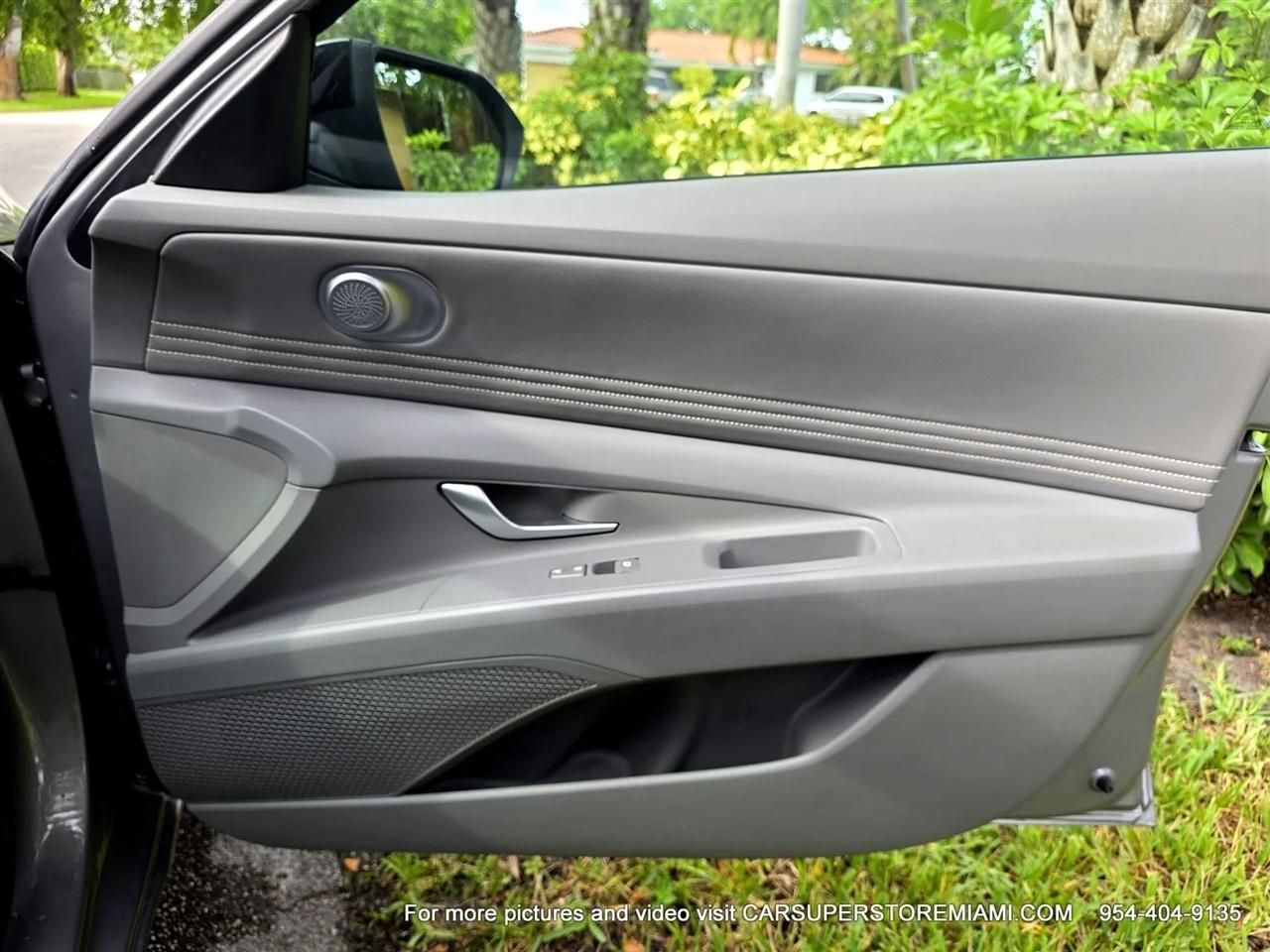 Hyundai Elantra  2026