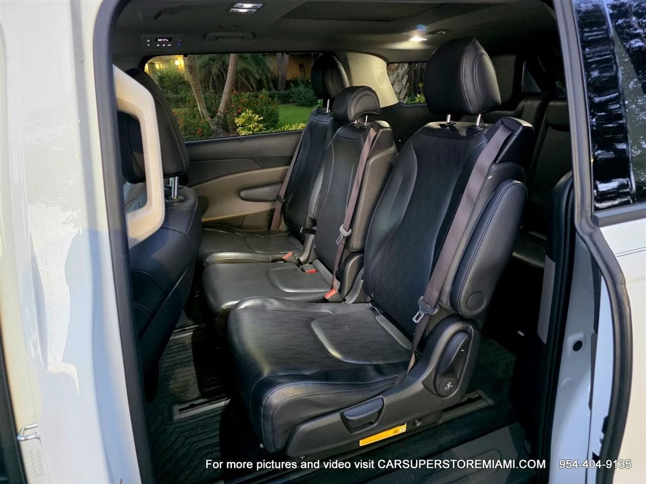 Kia Carnival Hybrid  2025