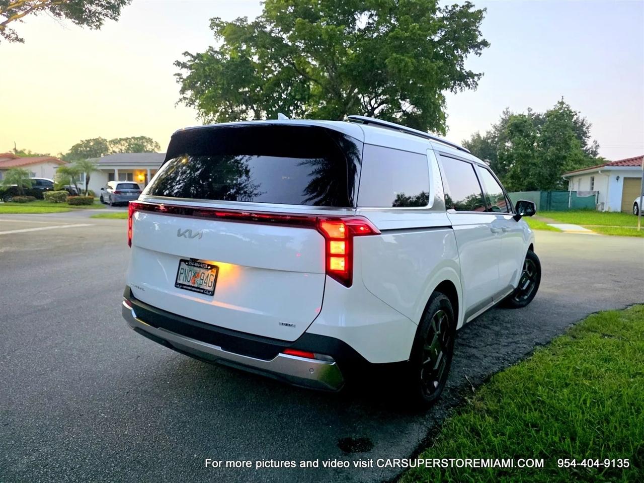Kia Carnival Hybrid  2025