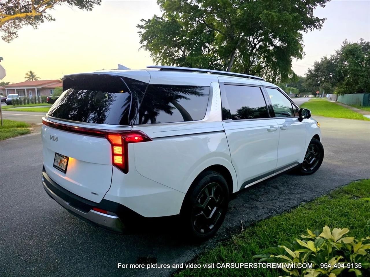 Kia Carnival Hybrid  2025