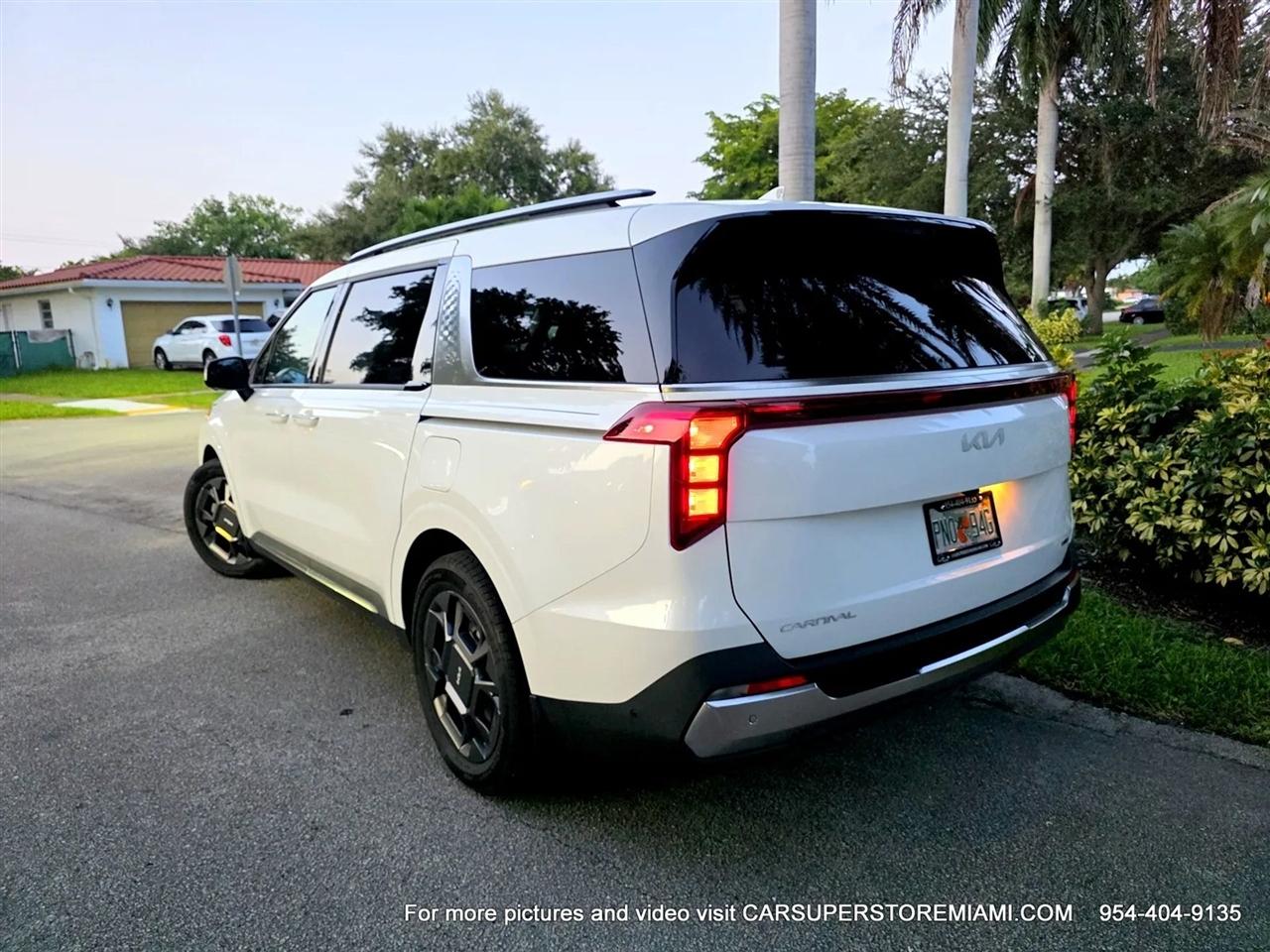Kia Carnival Hybrid  2025