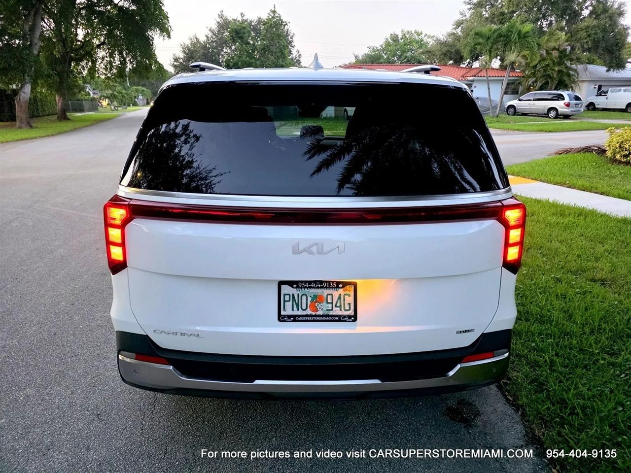 Kia Carnival Hybrid  2025