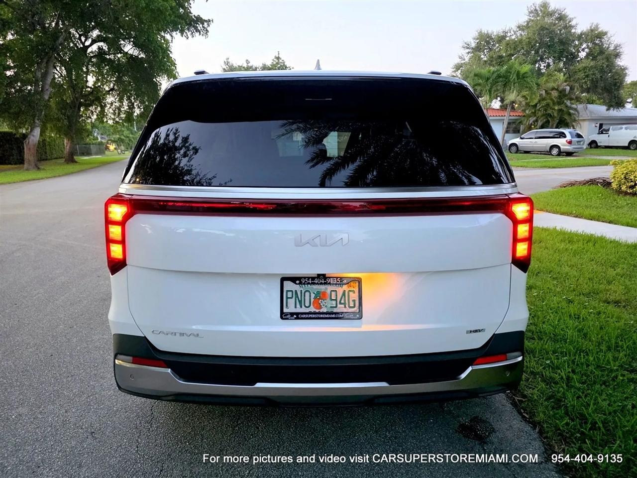 Kia Carnival Hybrid  2025