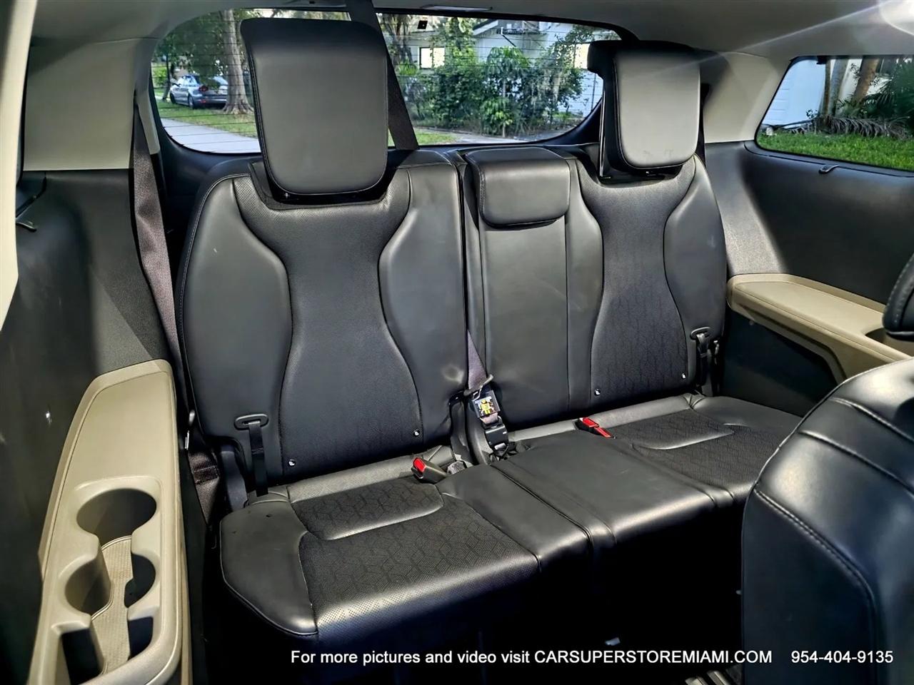 Kia Carnival Hybrid  2025