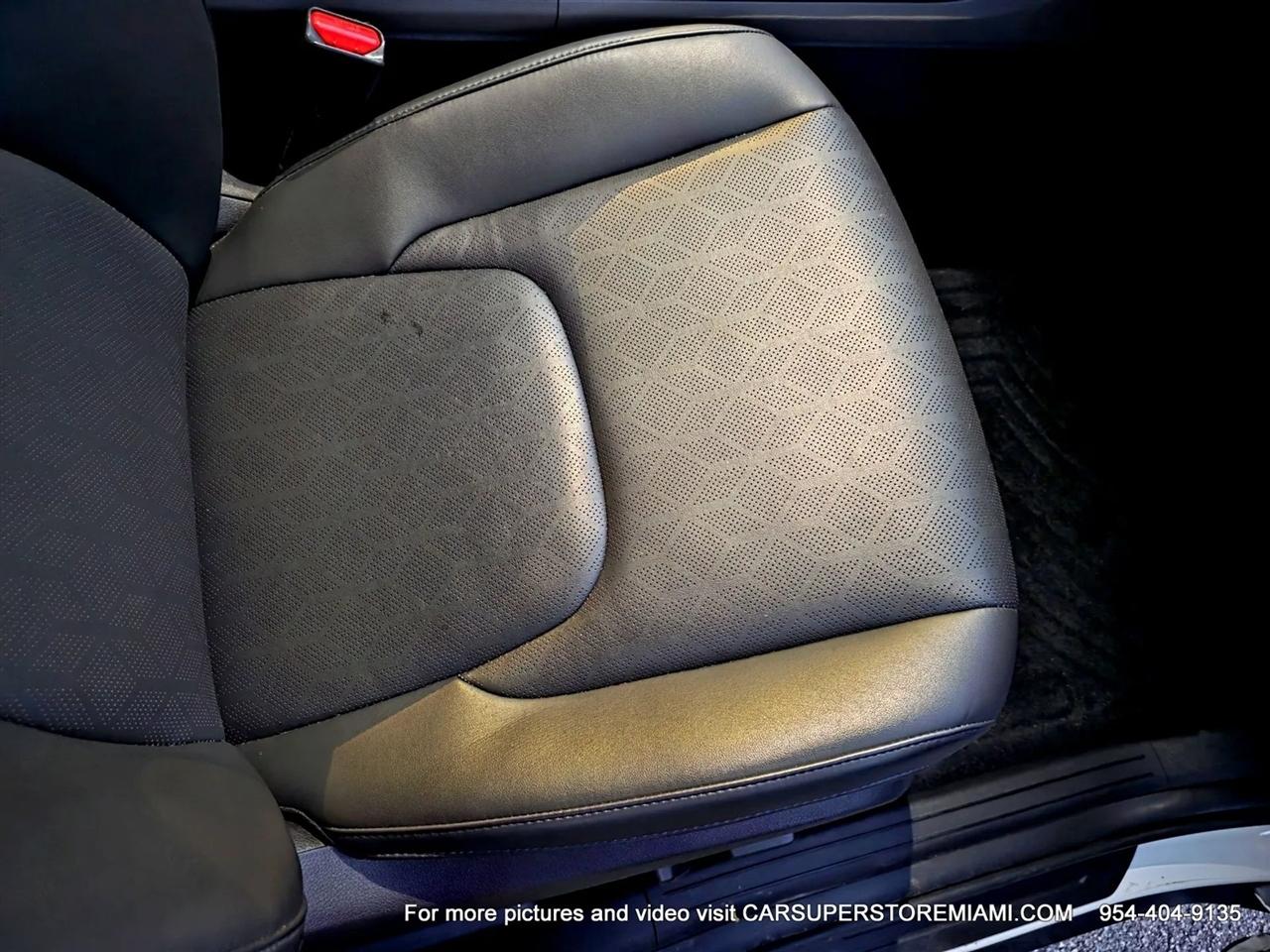 Kia Carnival Hybrid  2025