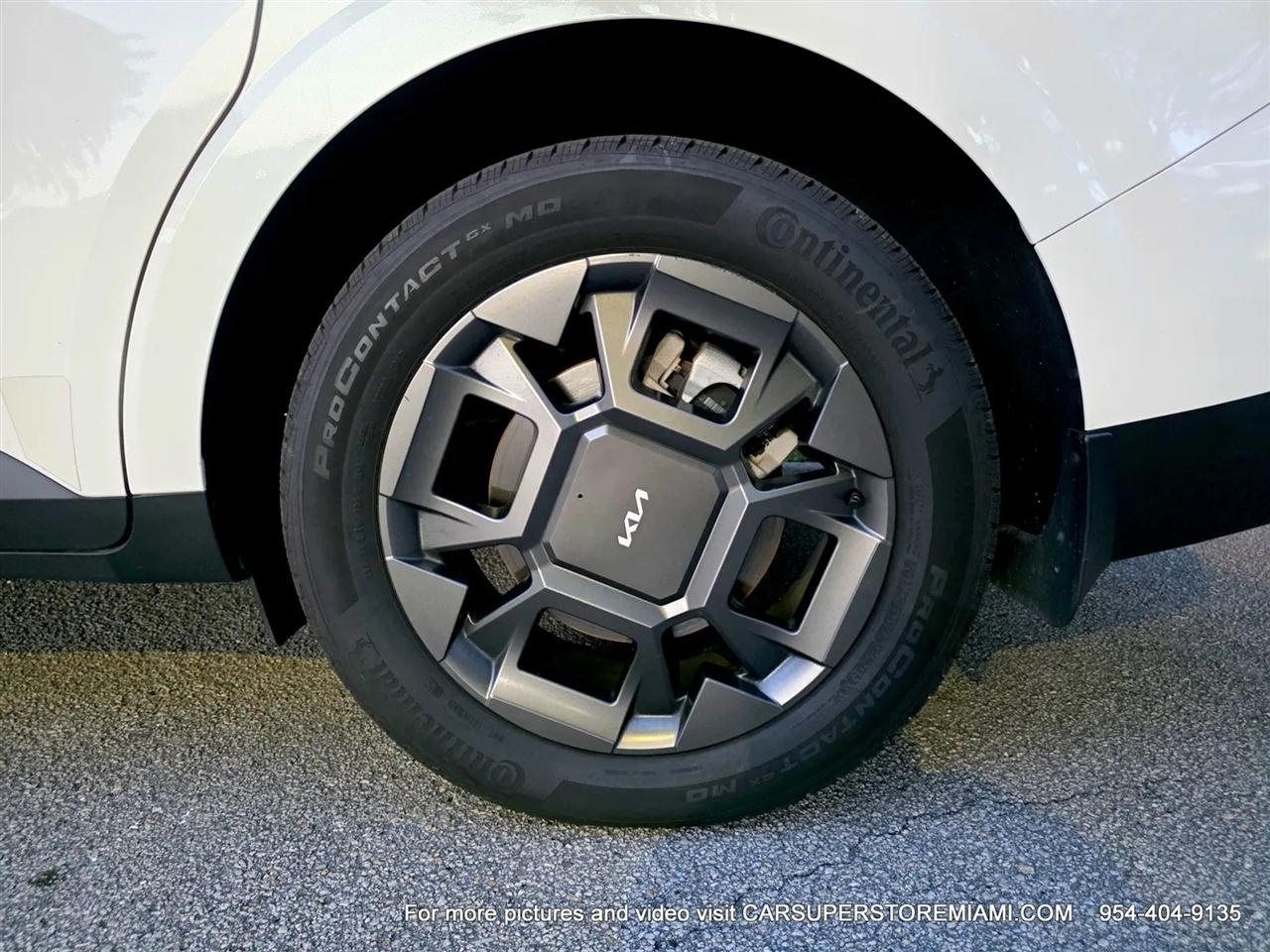 Kia Carnival Hybrid  2025
