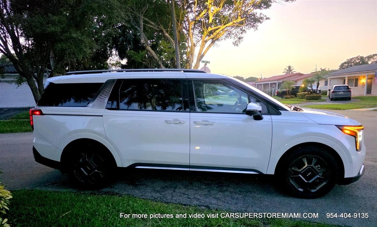 Kia Carnival Hybrid  2025