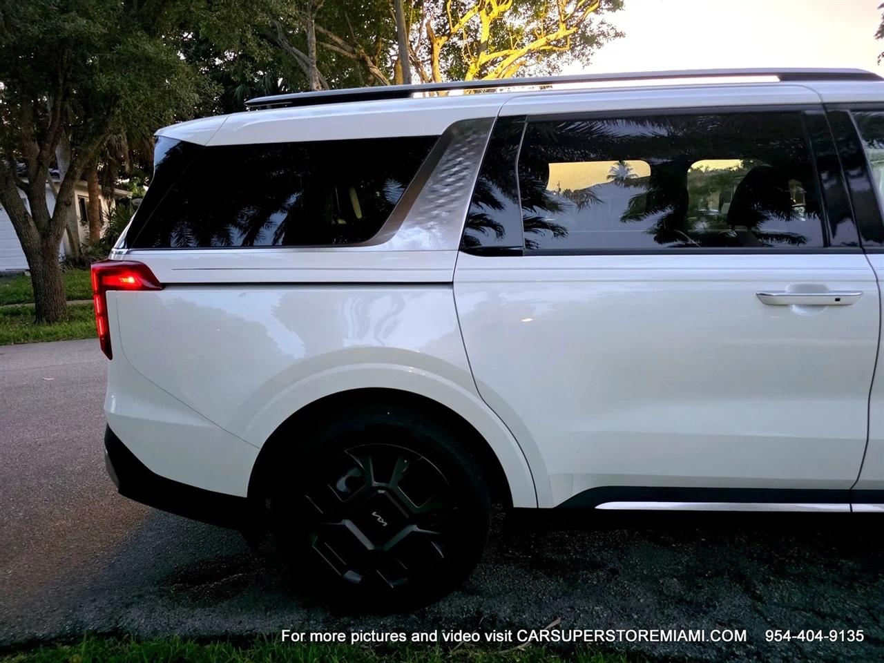 Kia Carnival Hybrid  2025