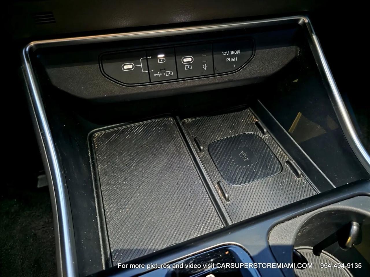 Kia Carnival Hybrid  2025