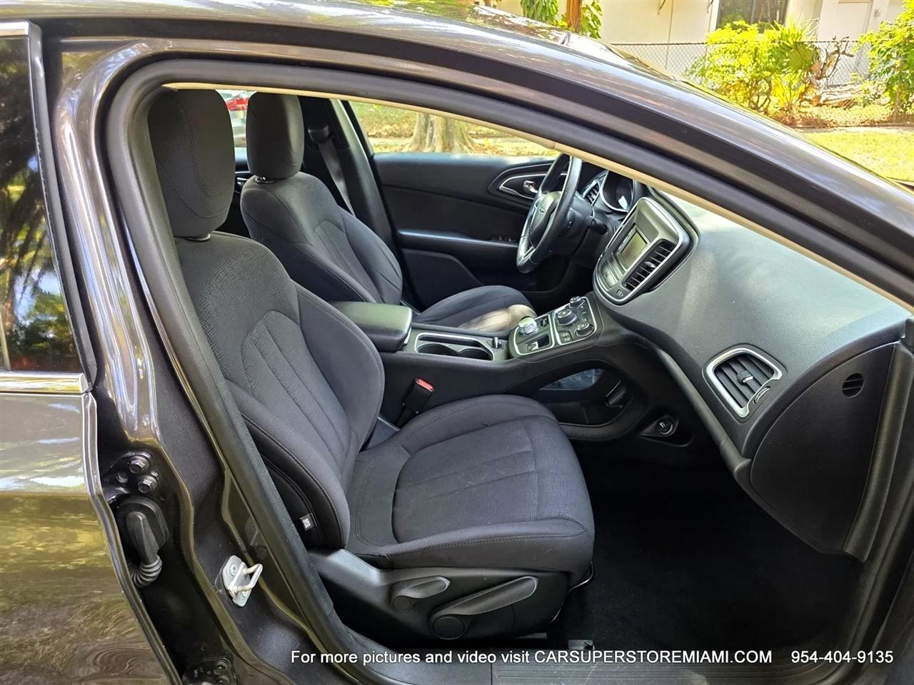 Chrysler 200  2015