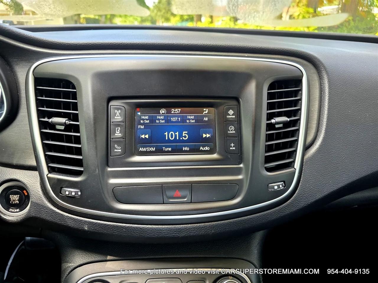 Chrysler 200  2015