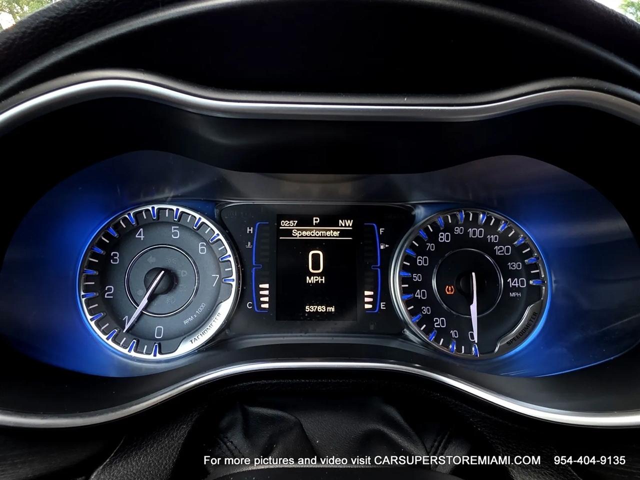 Chrysler 200  2015
