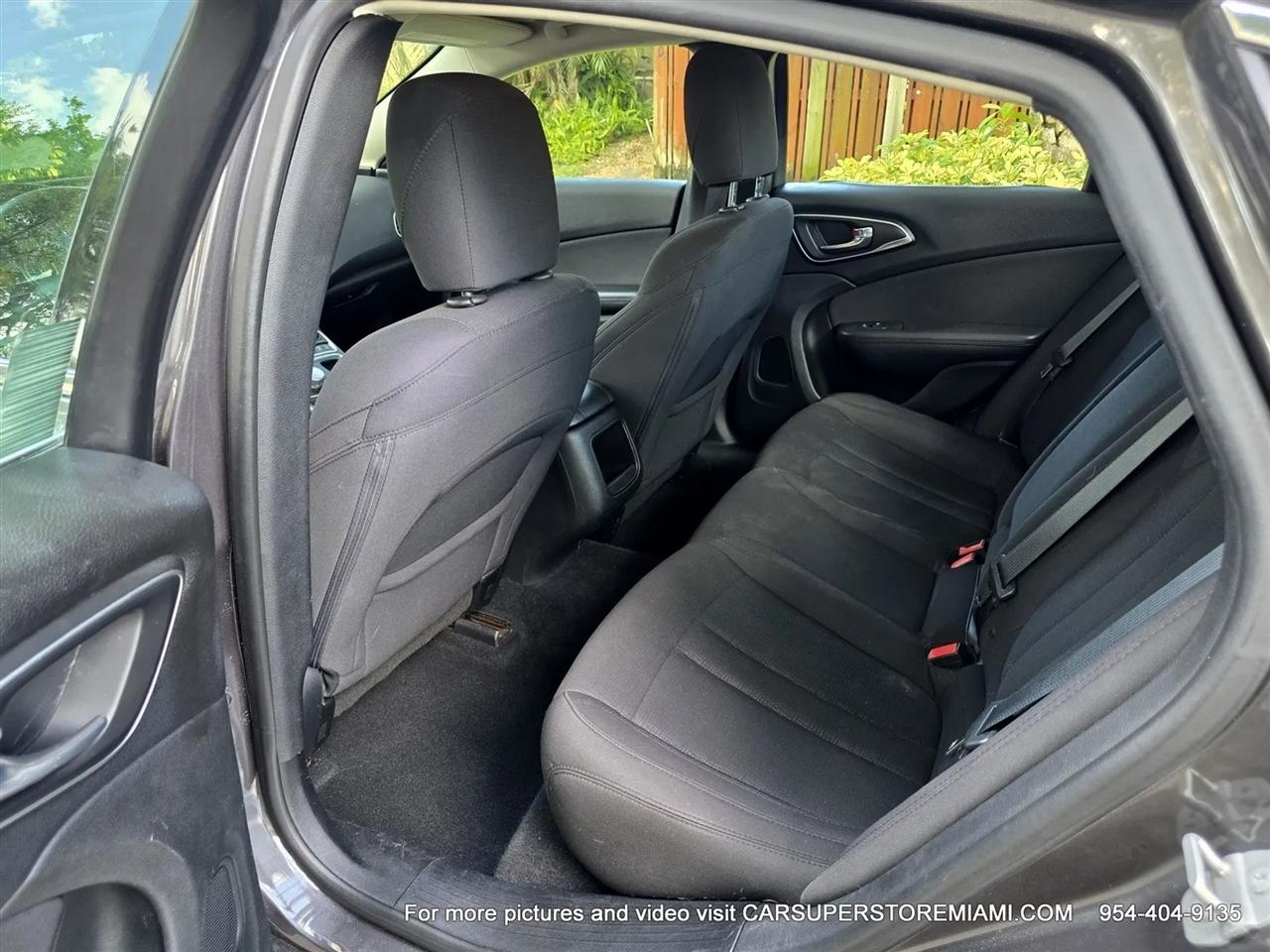 Chrysler 200  2015