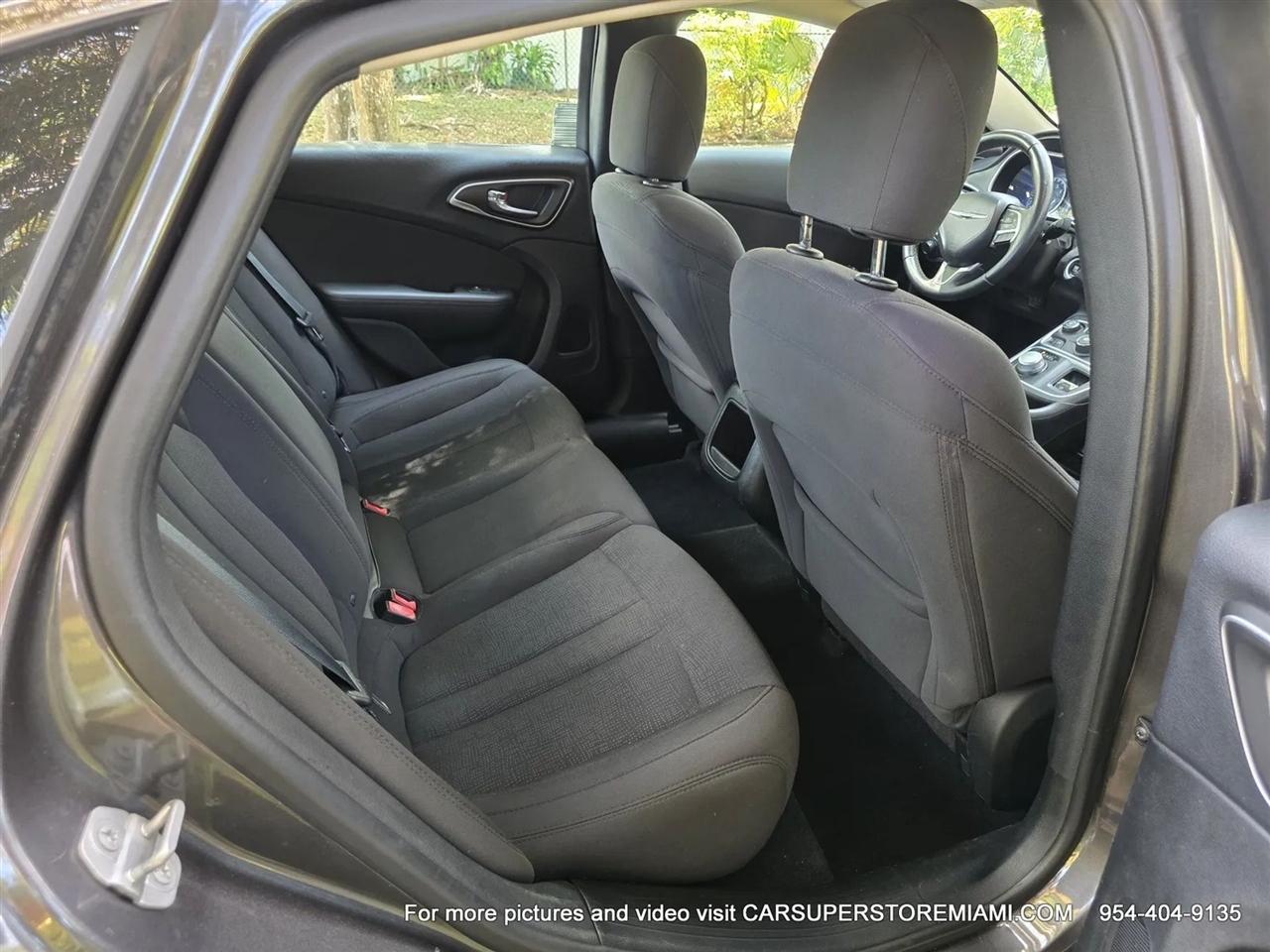 Chrysler 200  2015