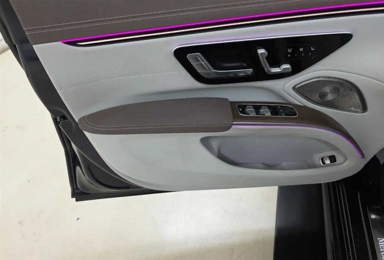 Mercedes-Benz EQS  2023