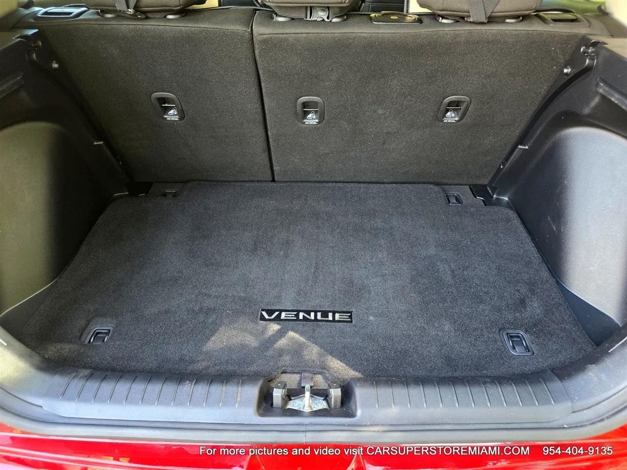 Hyundai Venue  2025