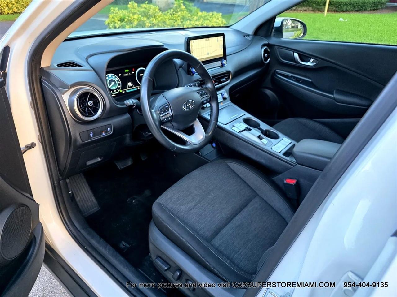 Hyundai Kona EV  2023
