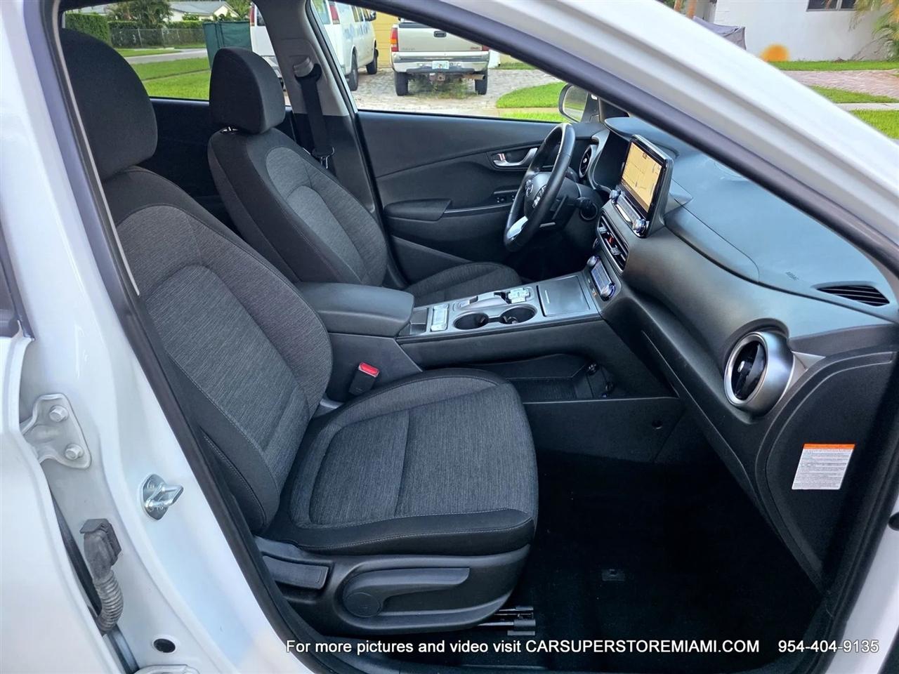 Hyundai Kona EV  2023
