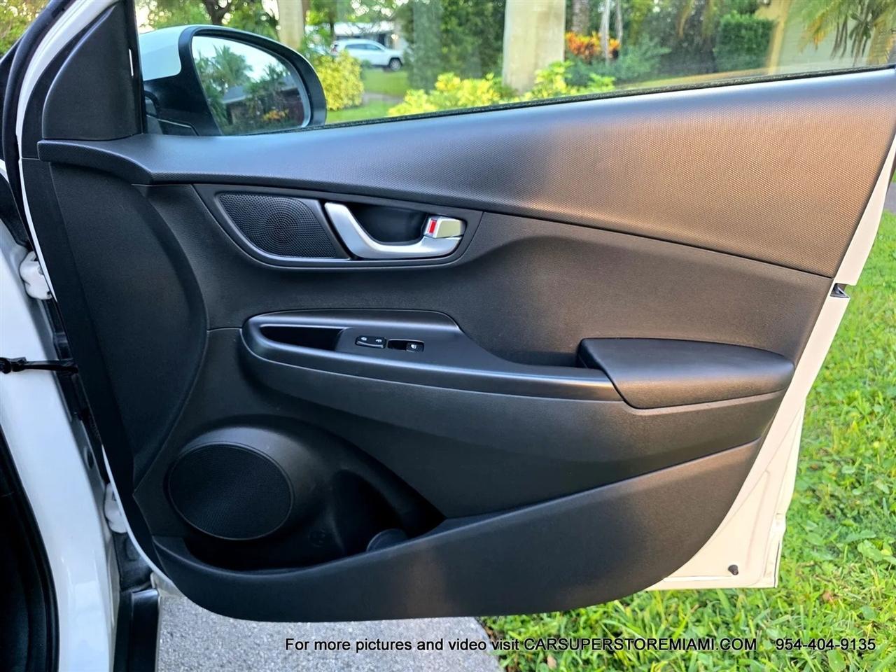Hyundai Kona EV  2023
