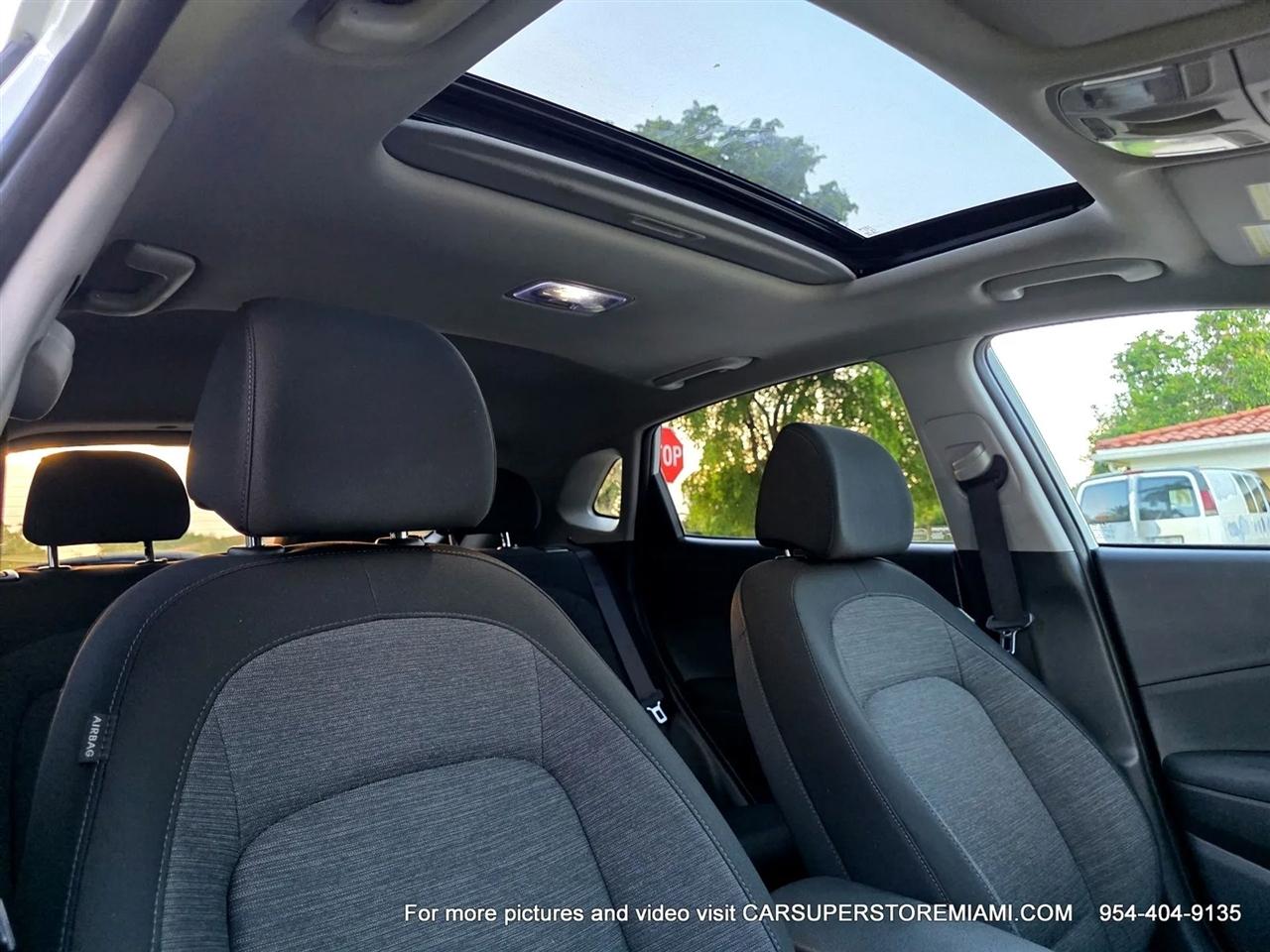 Hyundai Kona EV  2023