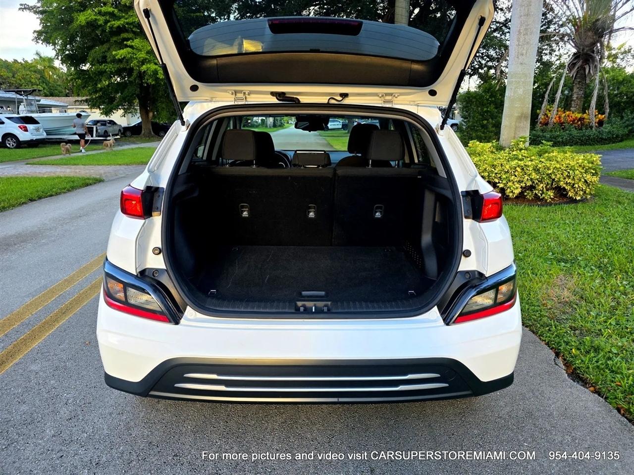 Hyundai Kona EV  2023