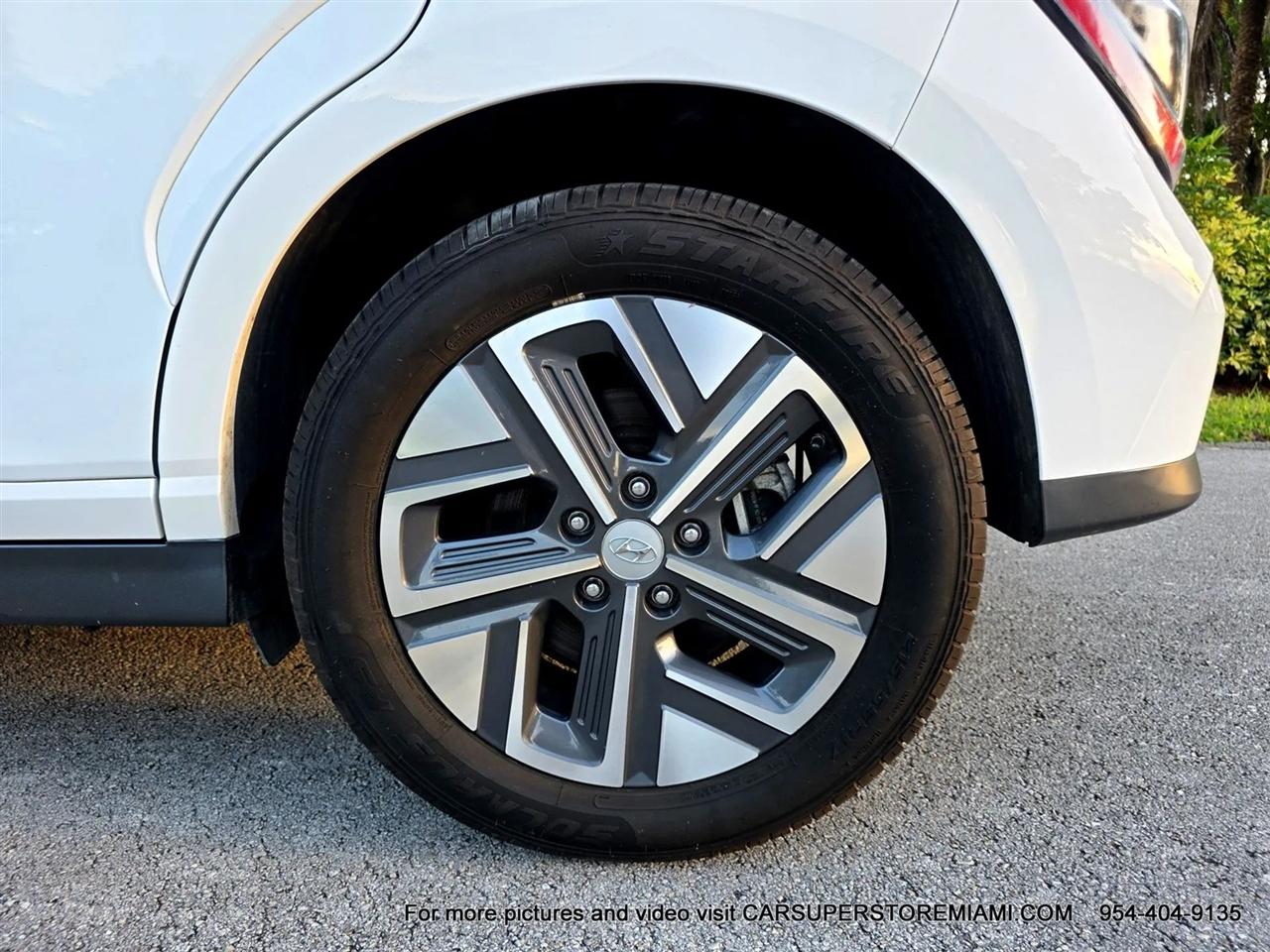 Hyundai Kona EV  2023
