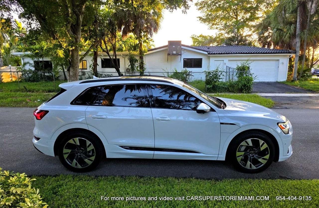 Audi E-Tron  2022
