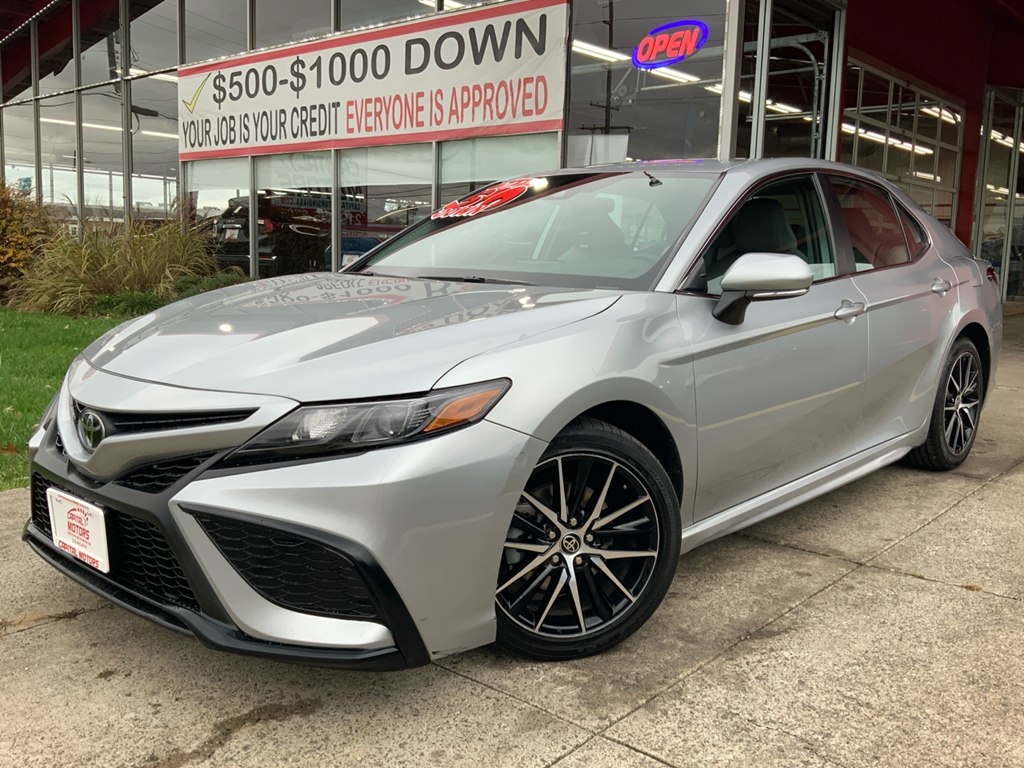 2022 Toyota Camry SE