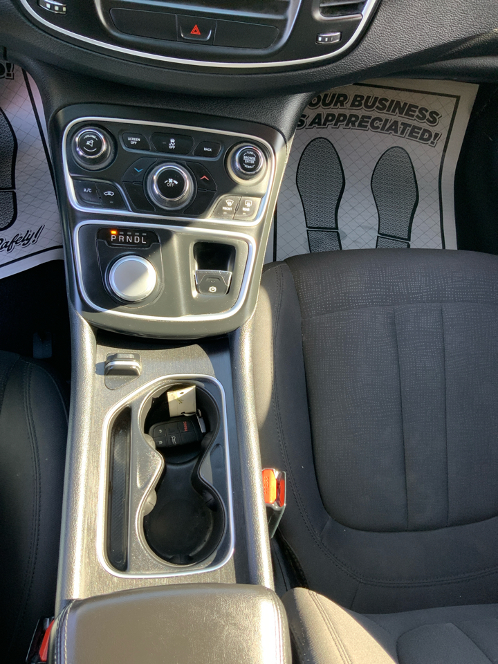 Chrysler 200  2016 Chrysler 200  2016