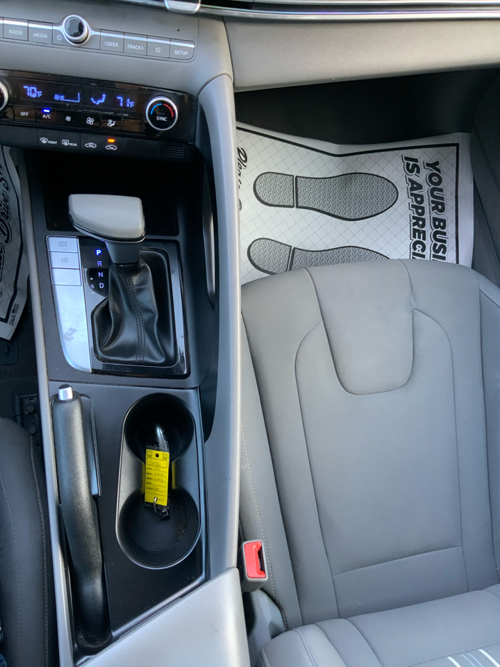 Hyundai Elantra  2024 Hyundai Elantra  2024