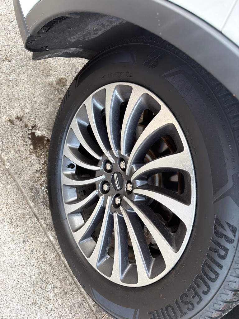 Lincoln Aviator  2020