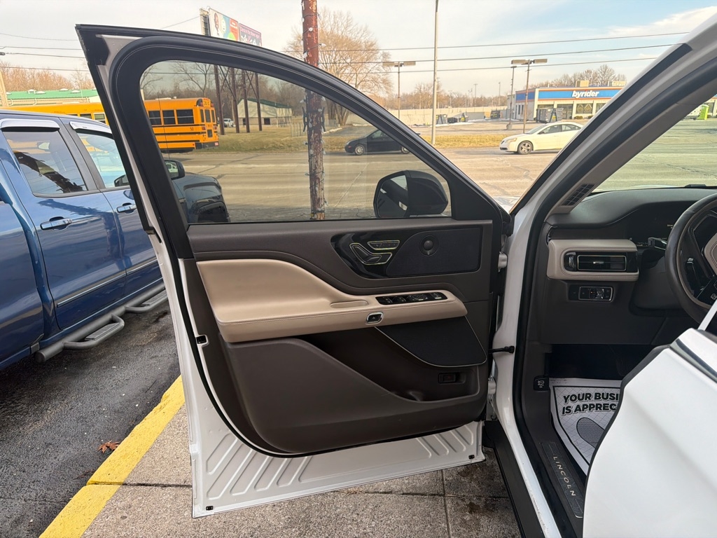 Lincoln Aviator  2020